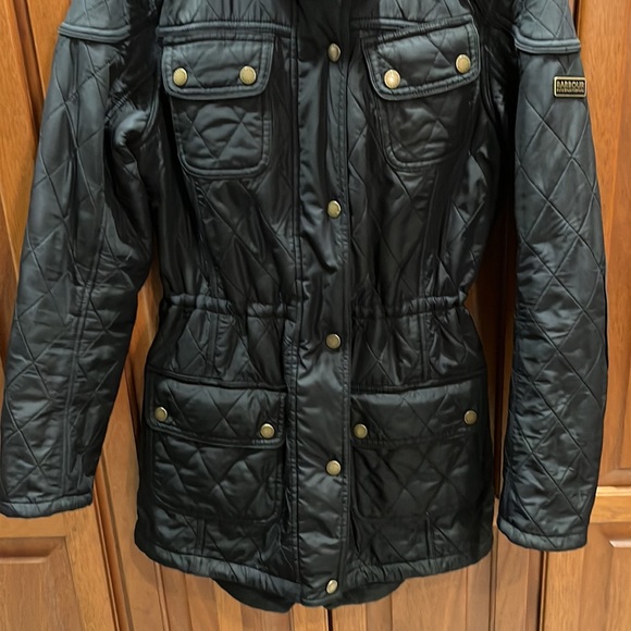 Barbour quilted jacket. - Picture 3 of 9